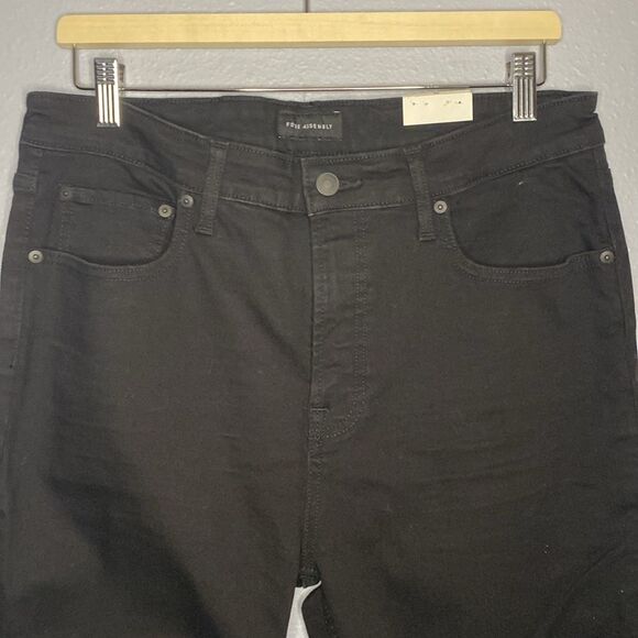 NWT New Free Assembly Black High Rise Skinny Jeans Size 14 - Picture 2 of 12